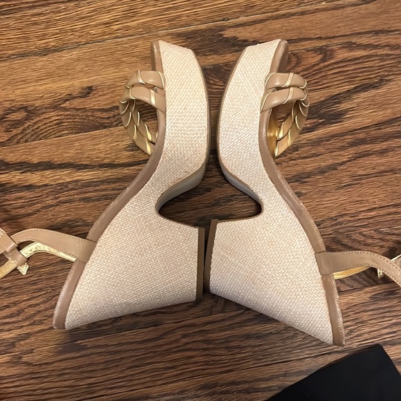 Kate Spade Whimsical Yet Practical Platform Heeled Shoe - Picture 5 of 10